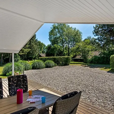 3 Bedroom Cozy In Tranekaer Holiday home Stoense