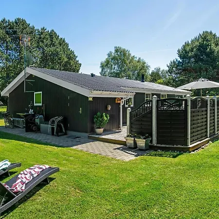 Holiday home 3 Bedroom Cozy In Tranekaer Stoense