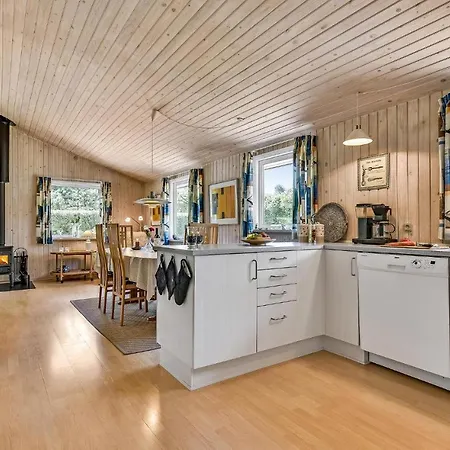 3 Bedroom Cozy In Tranekaer *